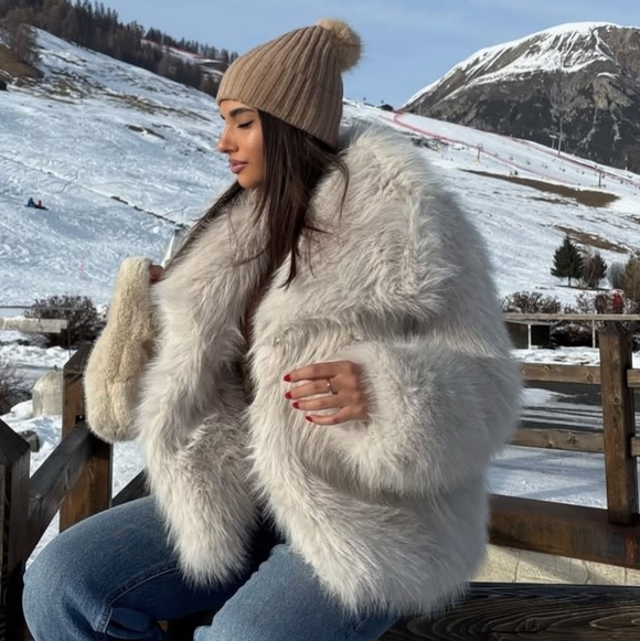 Zara Jackets & Blazers - Zara Faux Fur Coat